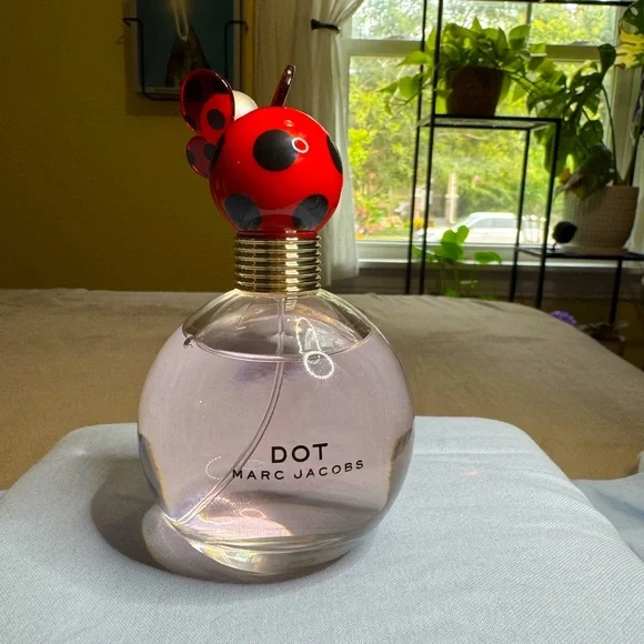 Marc Jacobs Dot Perfume - Picture 1 of 5